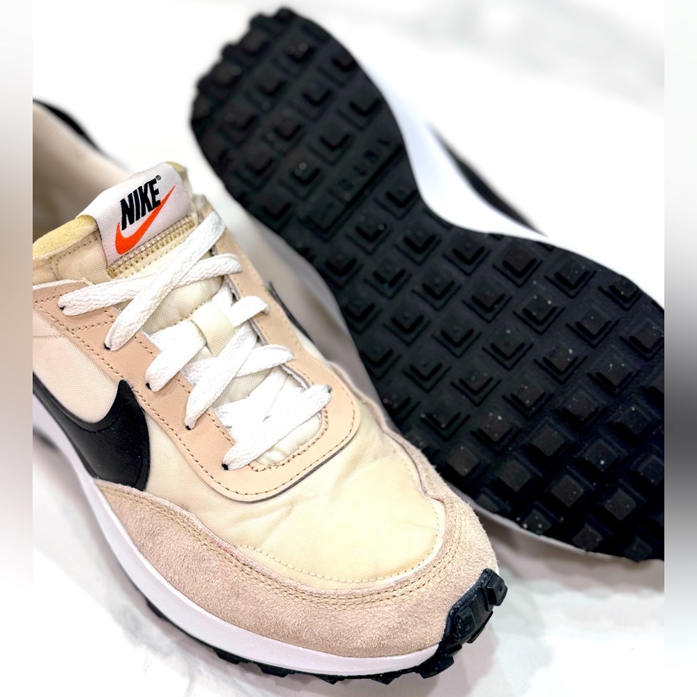 Nike | Waffle Debut